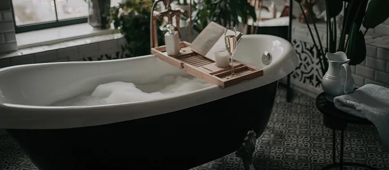 Full Bed Bathtub Replacement in Niagara Falls, ON